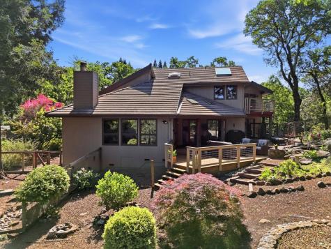 4730 Woodcliff Court Santa Rosa CA 95405