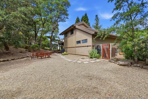 4730 Woodcliff Court Santa Rosa CA 95405