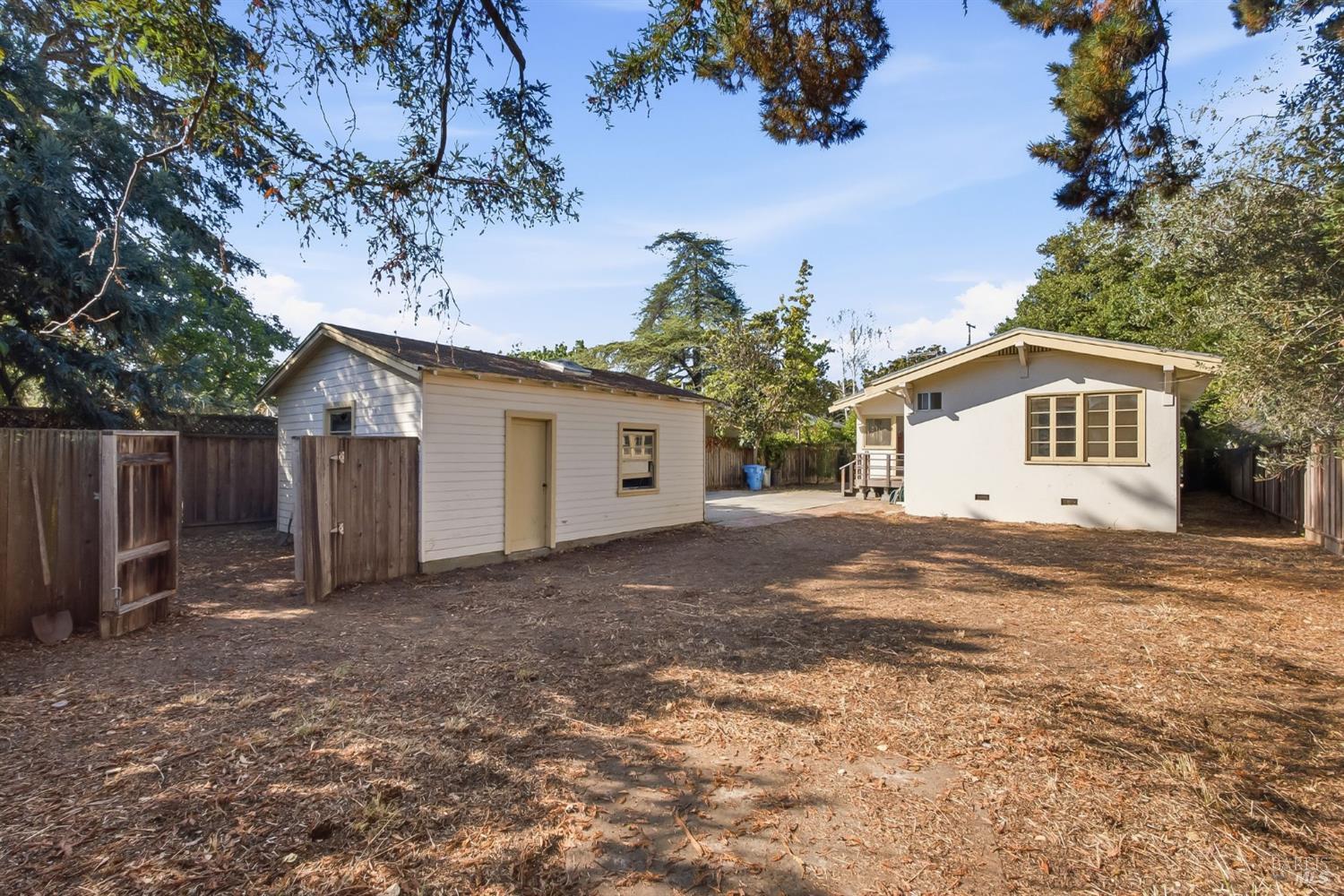 1011 Guinda Street Palo Alto CA 94301