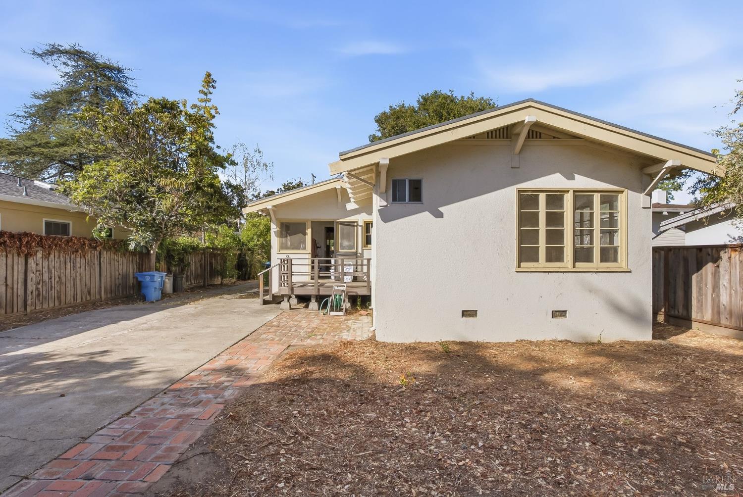 1011 Guinda Street Palo Alto CA 94301