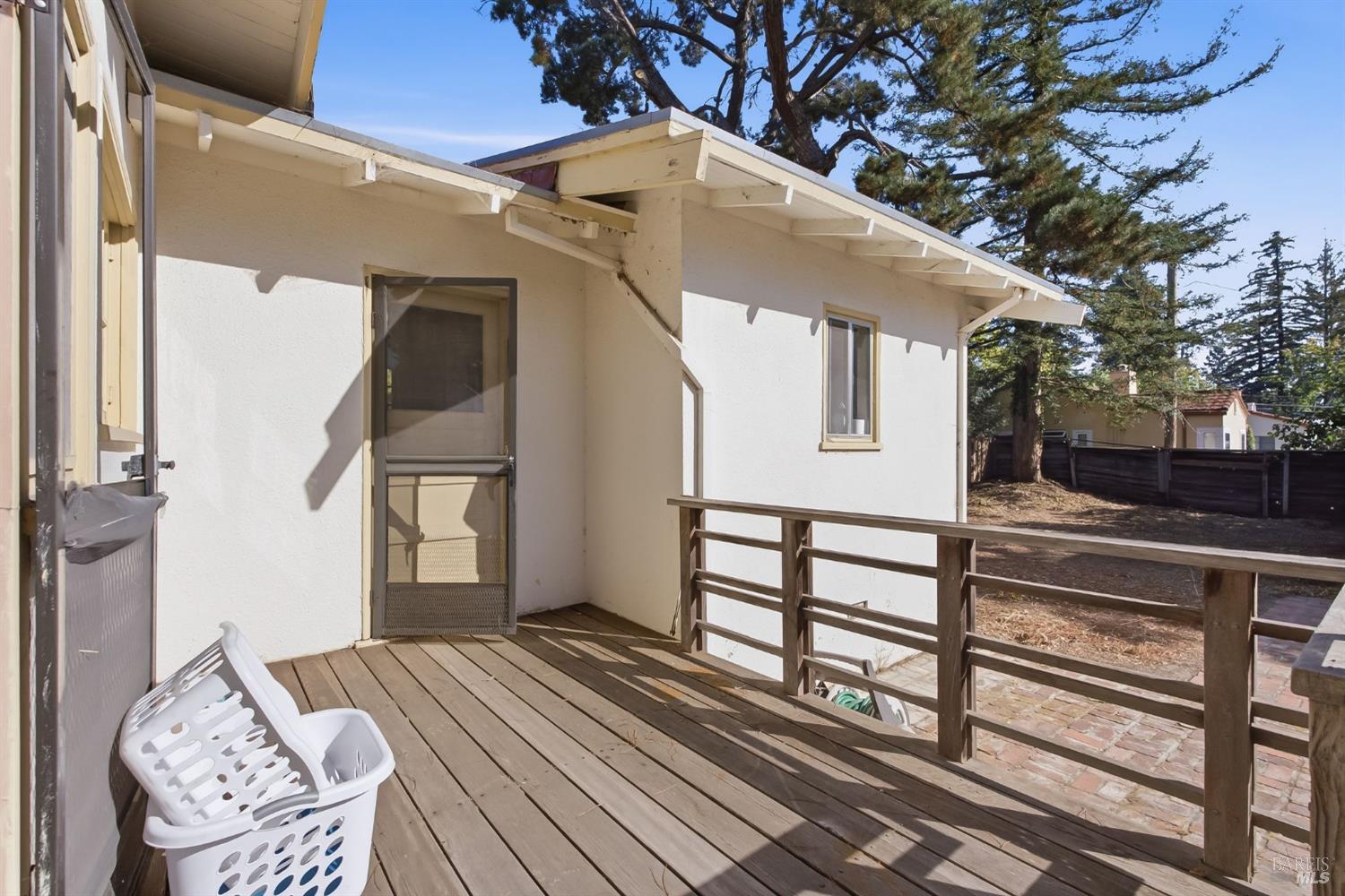 1011 Guinda Street Palo Alto CA 94301