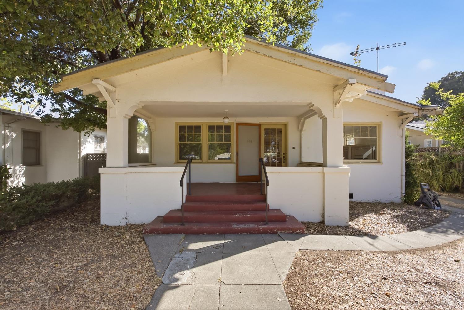 1011 Guinda Street Palo Alto CA 94301