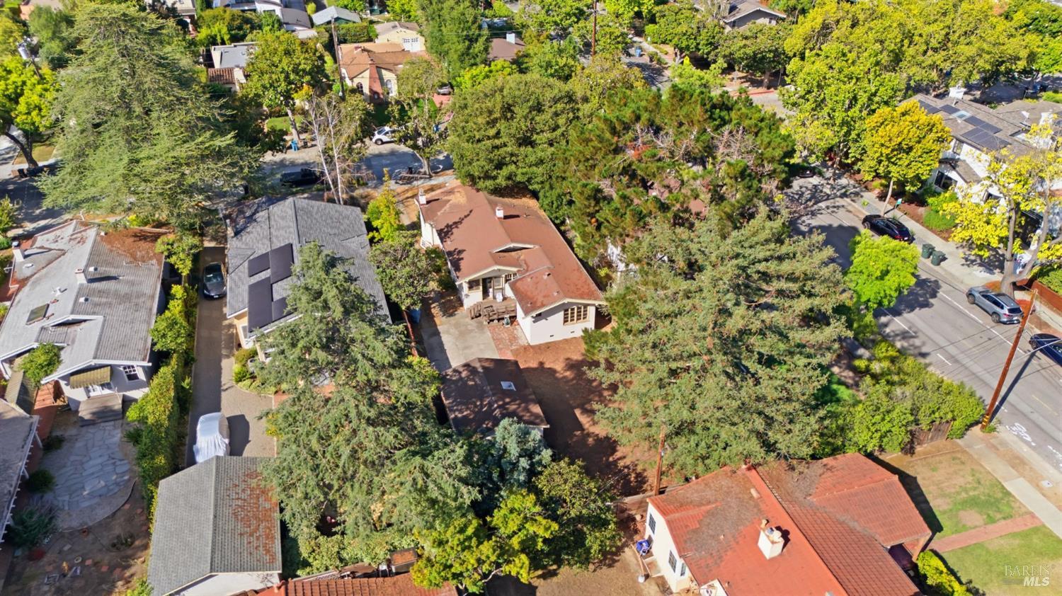 1011 Guinda Street Palo Alto CA 94301