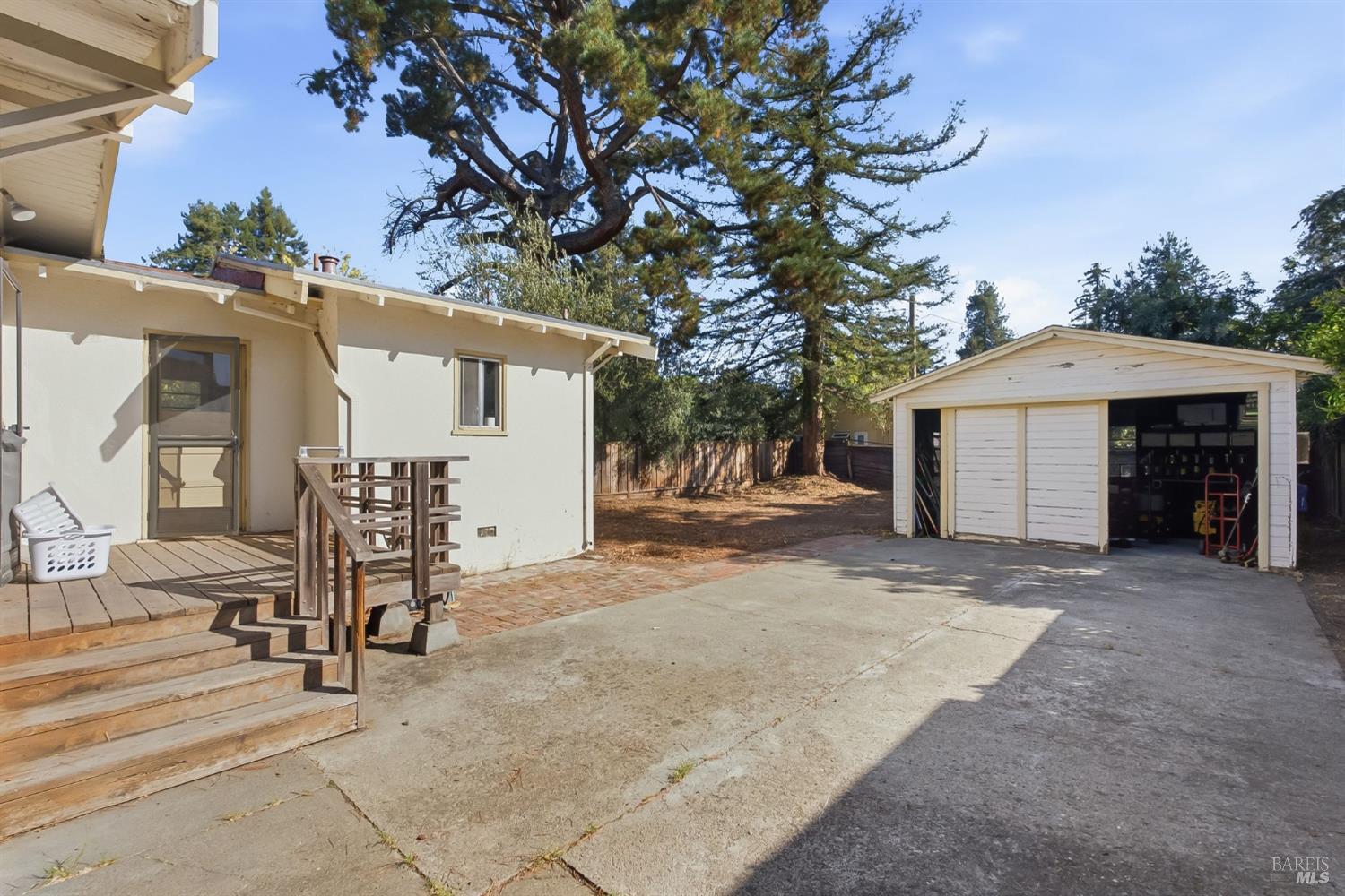 1011 Guinda Street Palo Alto CA 94301