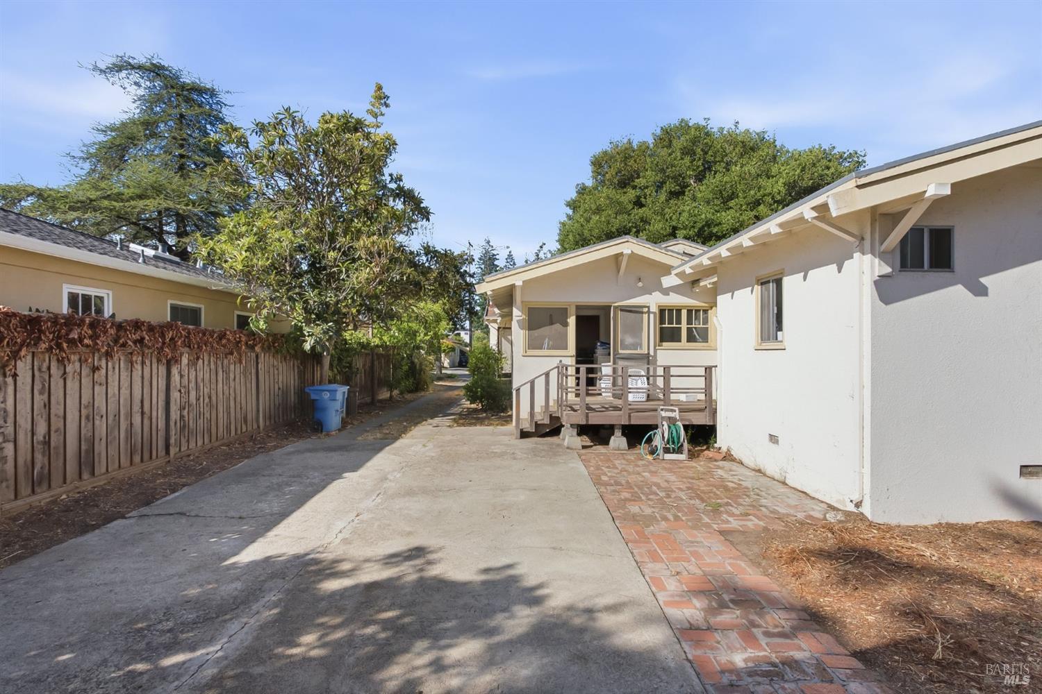 1011 Guinda Street Palo Alto CA 94301