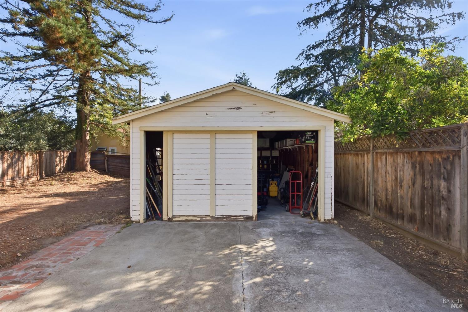 1011 Guinda Street Palo Alto CA 94301