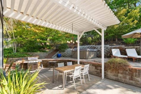 3991 Haven Court Sebastopol CA 95472