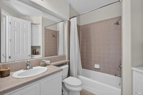 3660 Banbury Court Santa Rosa CA 95404
