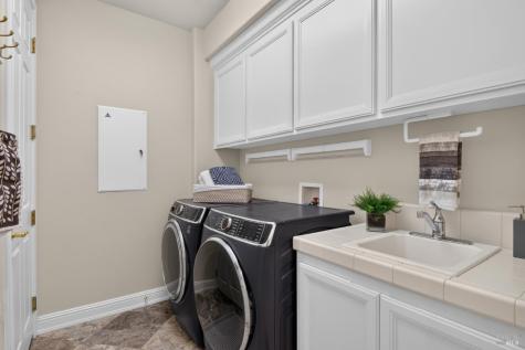 3660 Banbury Court Santa Rosa CA 95404