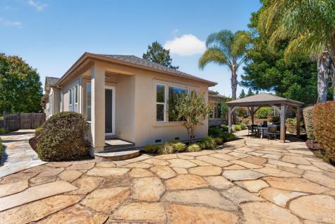 3660 Banbury Court Santa Rosa CA 95404