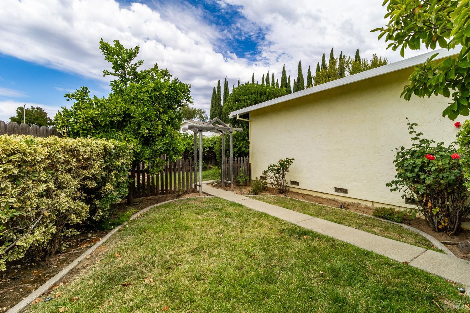 1018 Woodlark Court Suisun City CA 94585