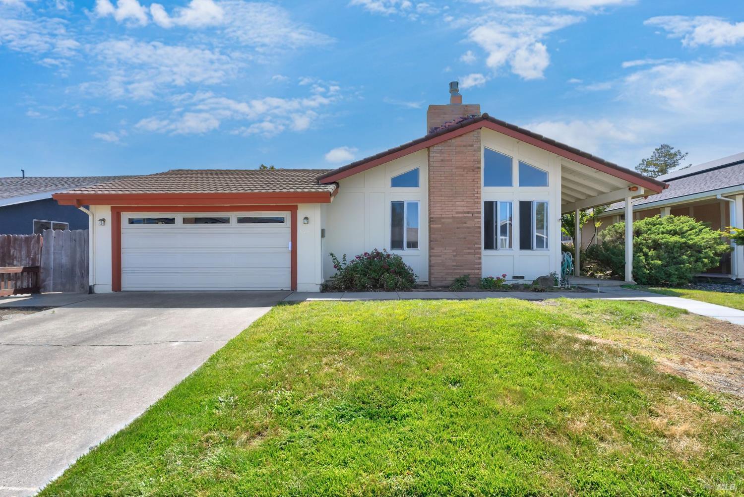916 Catalpa Way Petaluma CA 94954
