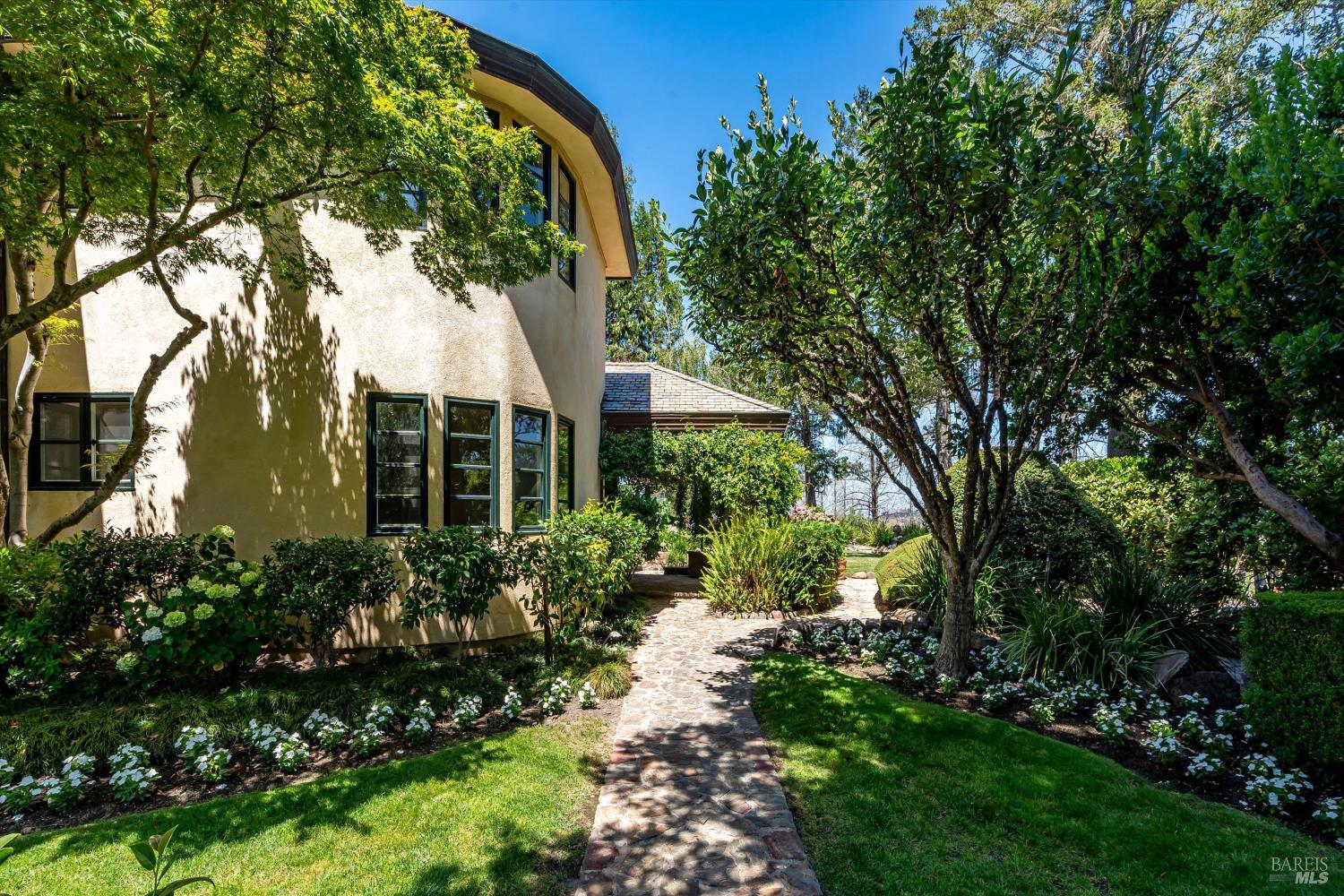 1910 Ridgeview Lane St. Helena CA 94574