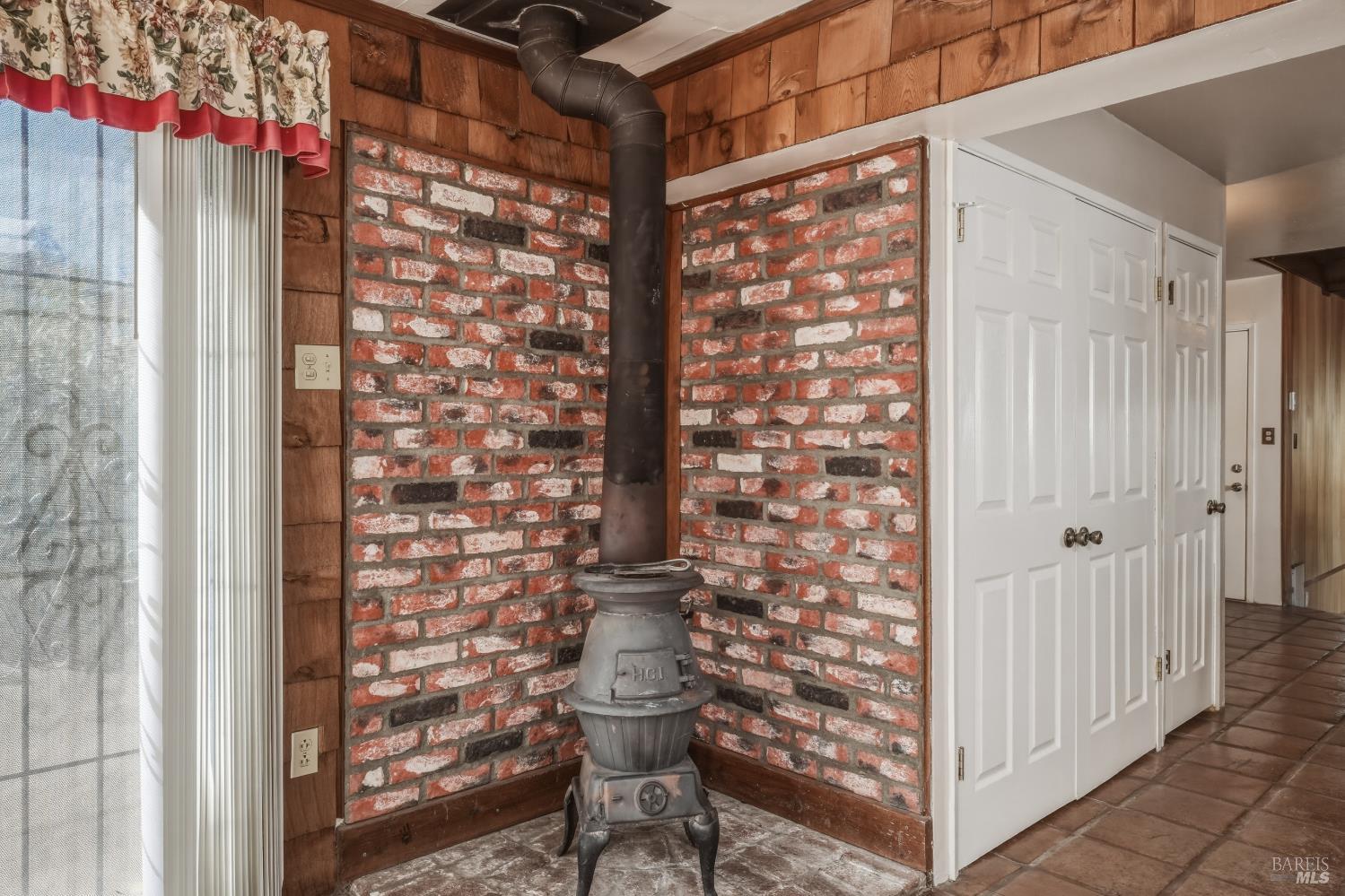 4262 Country Club Drive Lucerne CA 95458
