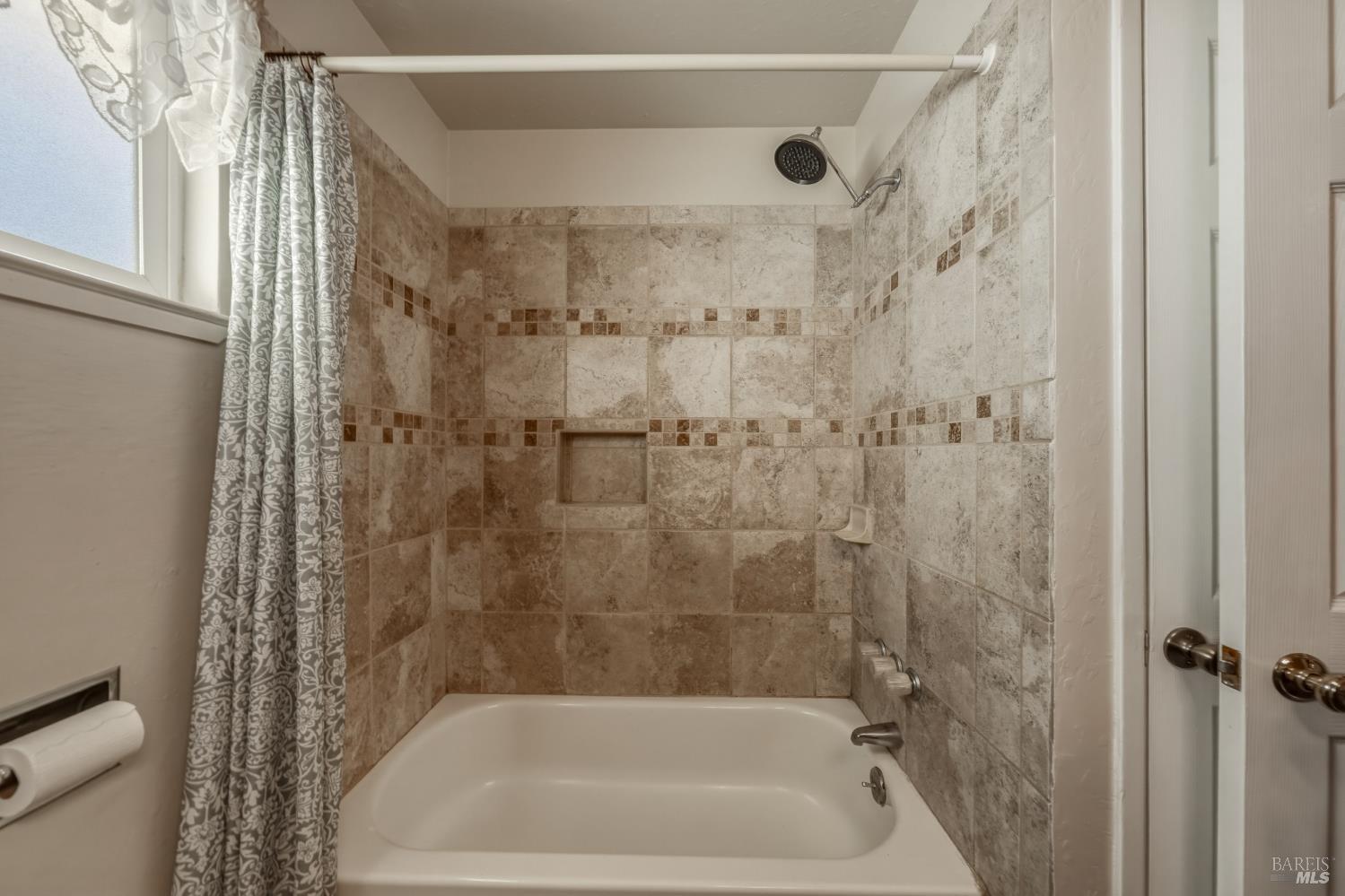 4262 Country Club Drive Lucerne CA 95458