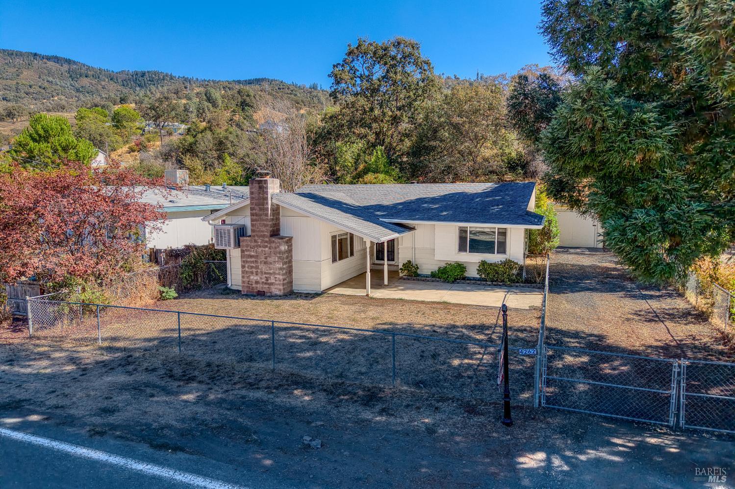 4262 Country Club Drive Lucerne CA 95458