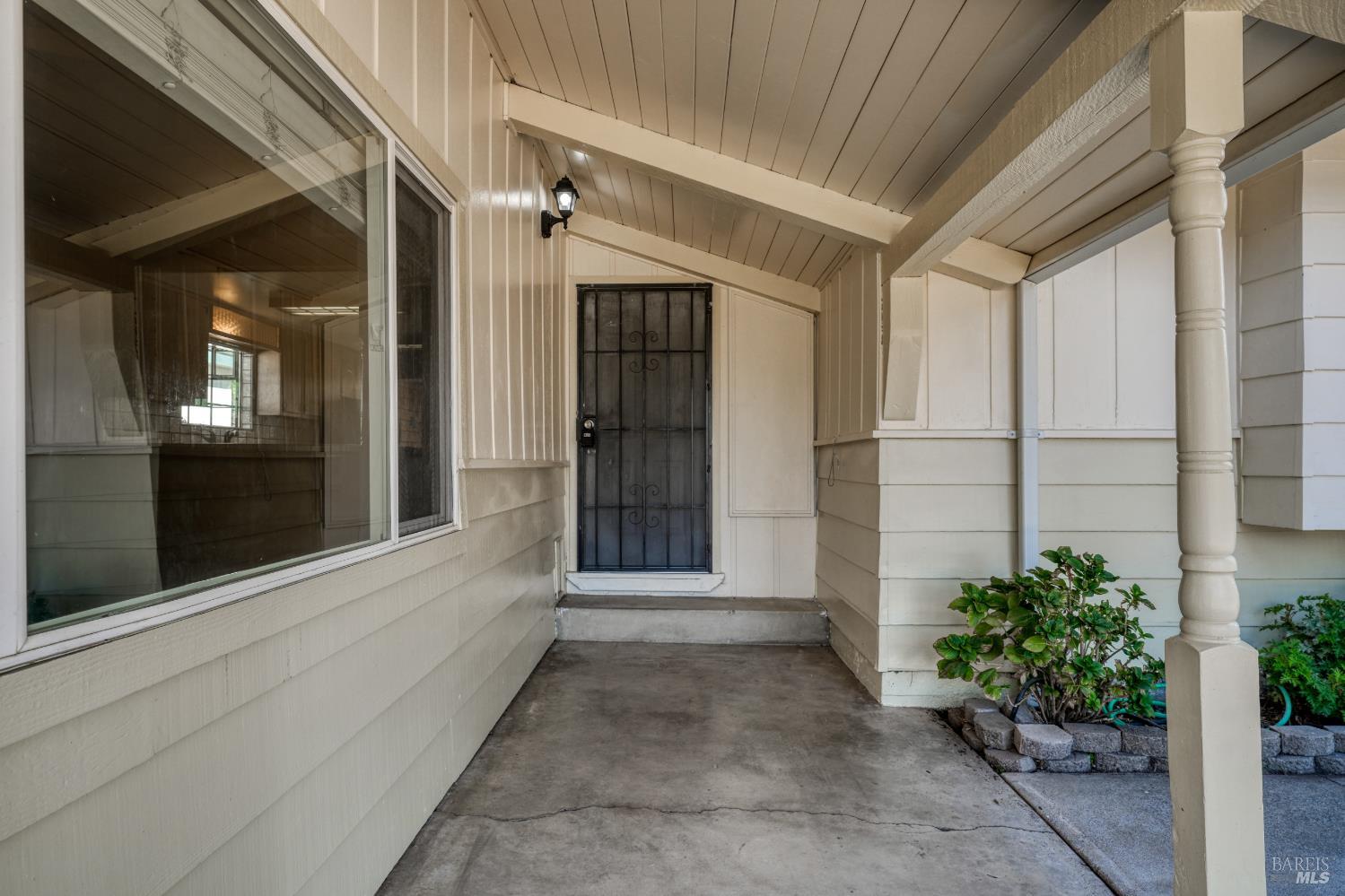 4262 Country Club Drive Lucerne CA 95458