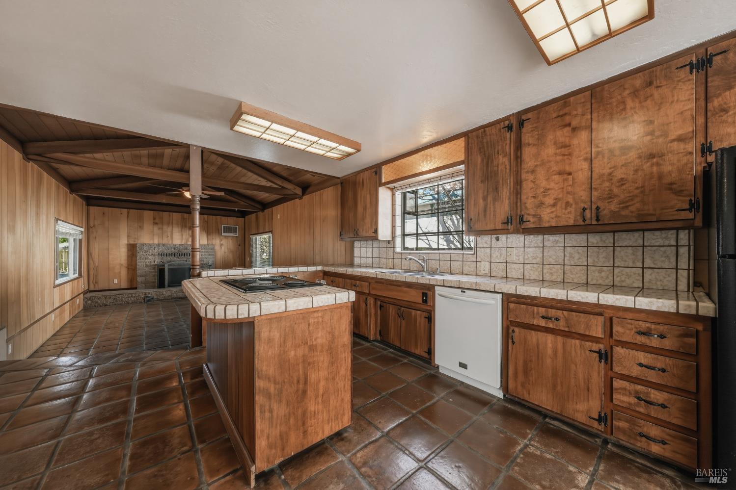4262 Country Club Drive Lucerne CA 95458