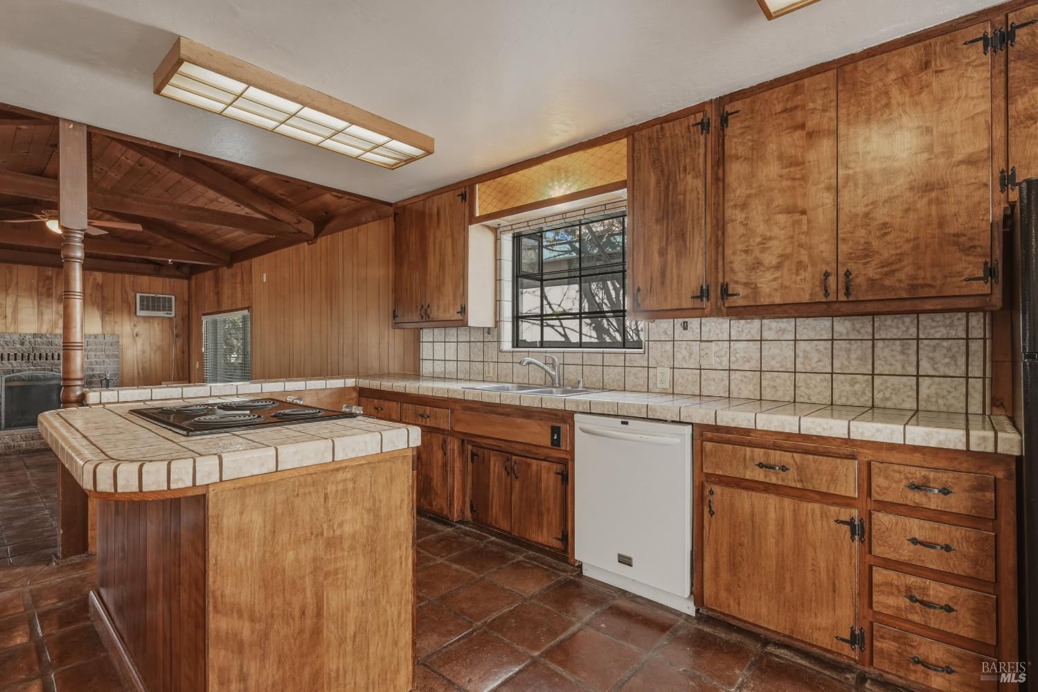 4262 Country Club Drive Lucerne CA 95458