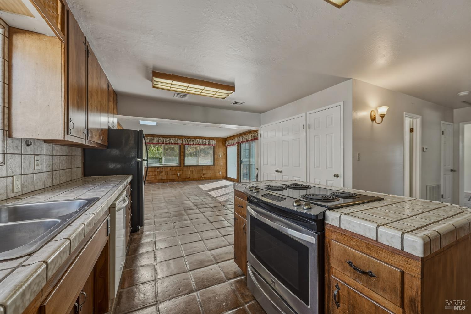 4262 Country Club Drive Lucerne CA 95458