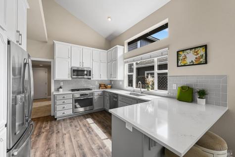4721 Starbuck Avenue Santa Rosa CA 95409