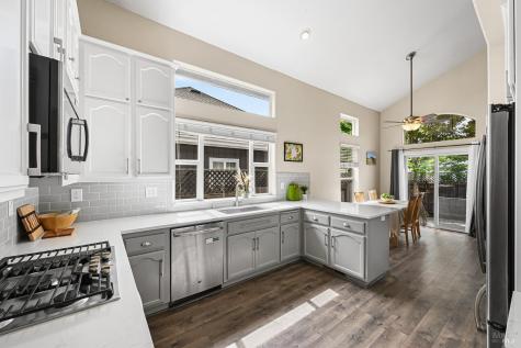 4721 Starbuck Avenue Santa Rosa CA 95409