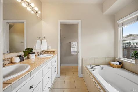 4721 Starbuck Avenue Santa Rosa CA 95409