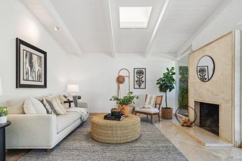 1059 Las Pavadas Avenue San Rafael CA 94903