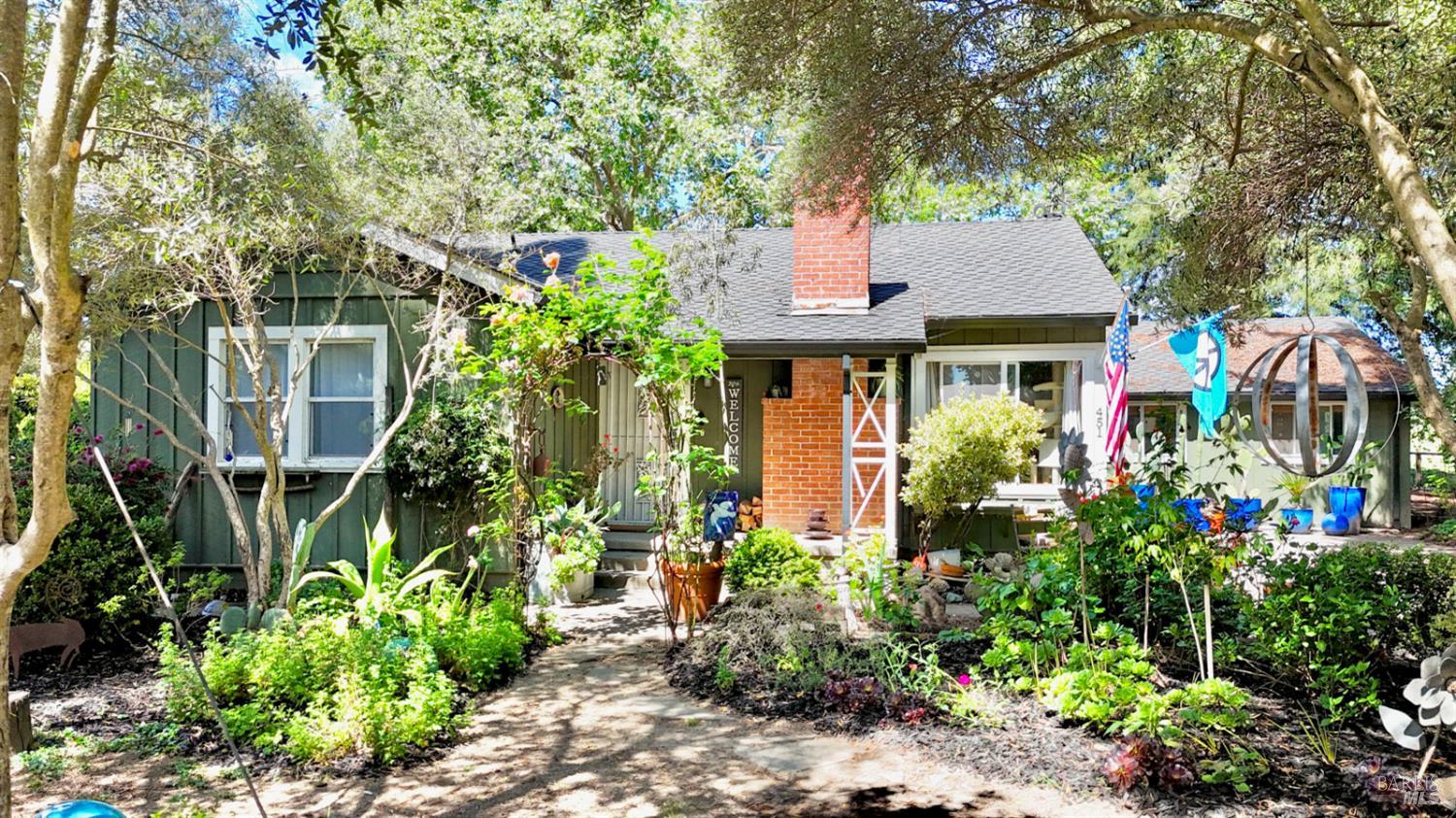 451 W North Street Healdsburg CA 95448
