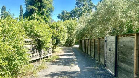451 W North Street Healdsburg CA 95448