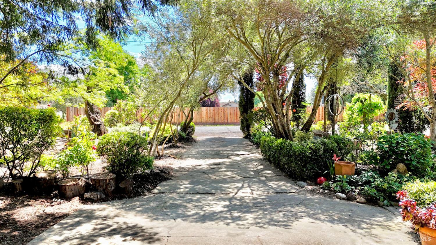 451 W North Street Healdsburg CA 95448