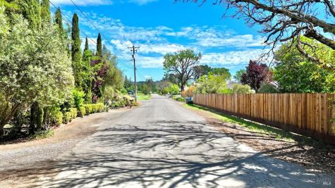 451 W North Street Healdsburg CA 95448