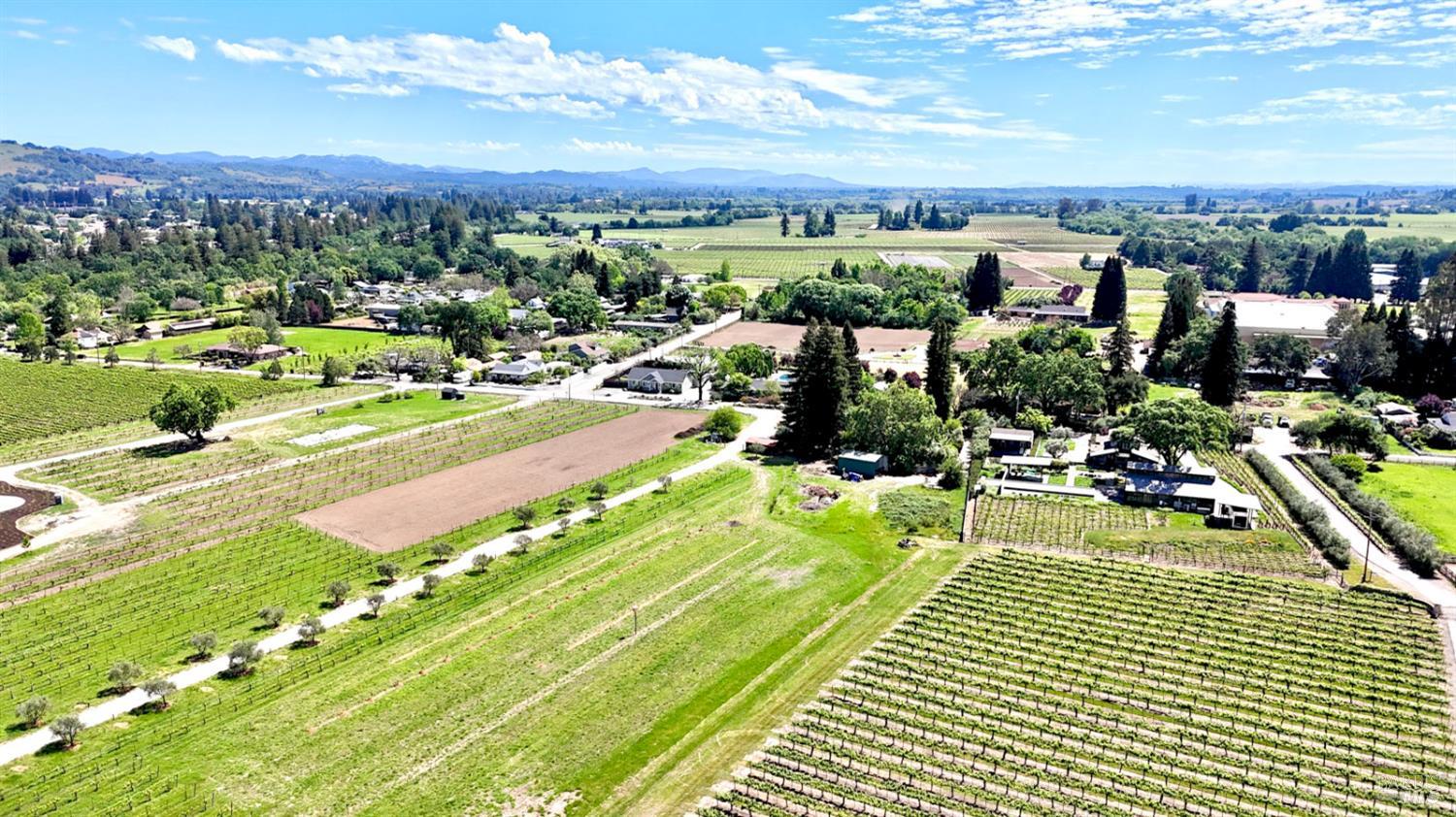 451 W North Street Healdsburg CA 95448