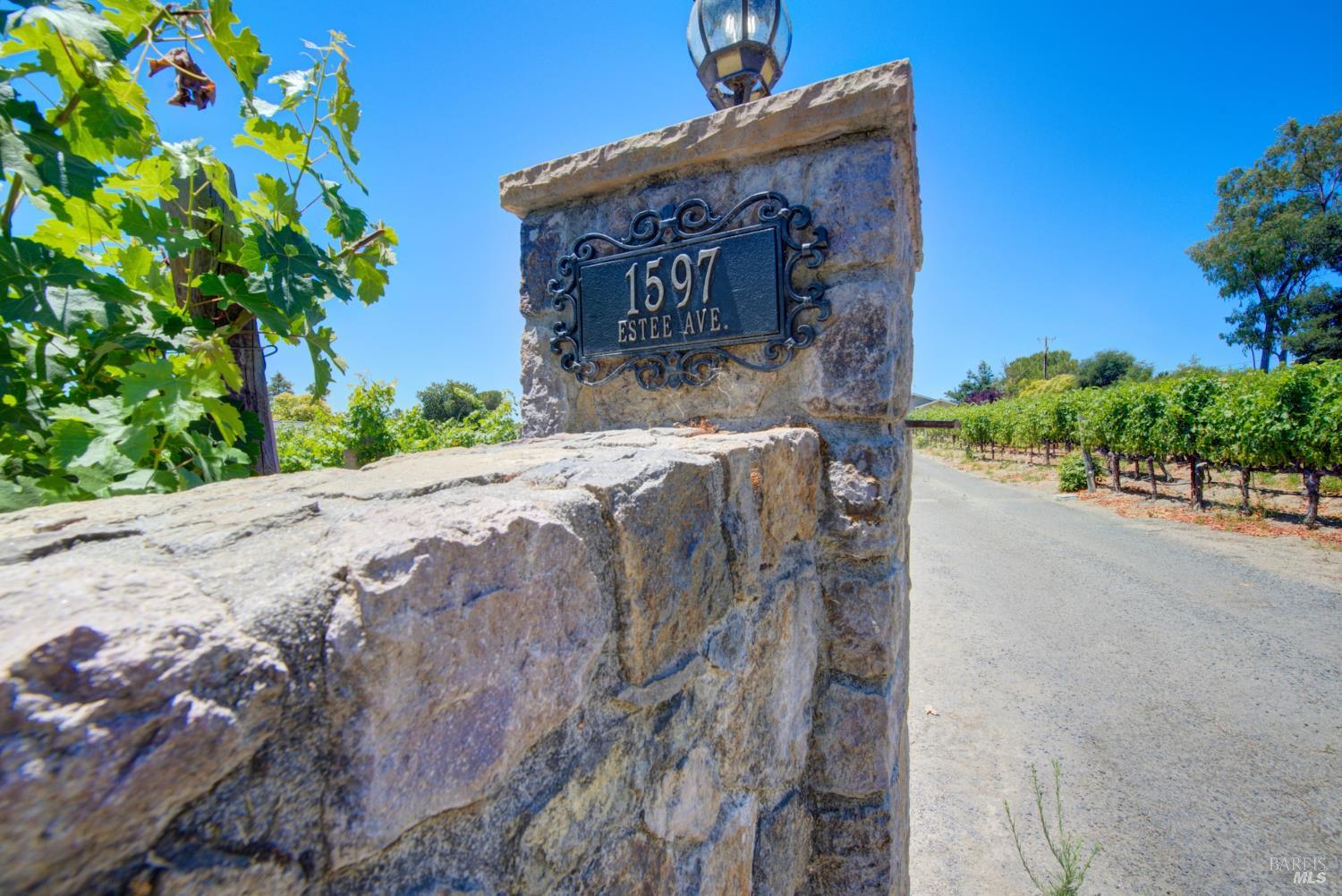 1597 Estee Avenue Napa CA 94558