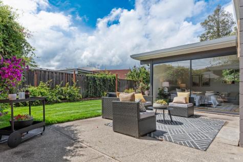 643 Wakerobin Lane San Rafael CA 94903