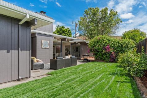 643 Wakerobin Lane San Rafael CA 94903