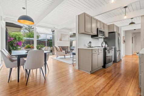 643 Wakerobin Lane San Rafael CA 94903