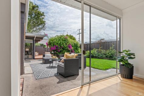 643 Wakerobin Lane San Rafael CA 94903