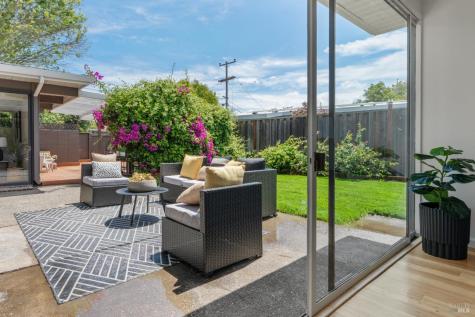643 Wakerobin Lane San Rafael CA 94903