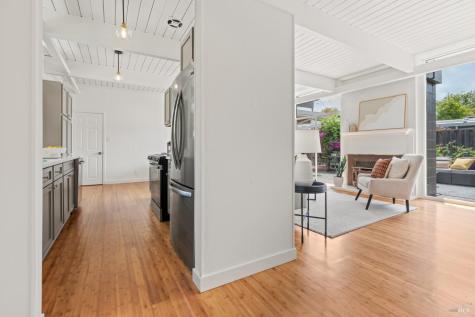 643 Wakerobin Lane San Rafael CA 94903