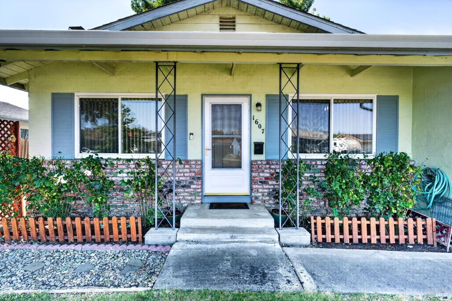 1607 James Street Fairfield CA 94533