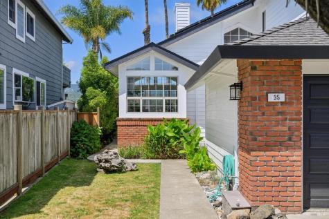 35 Caribe Isle Novato CA 94949