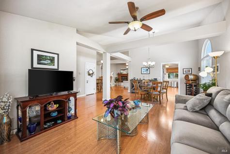 9139 Piccadilly Circle Windsor CA 95492
