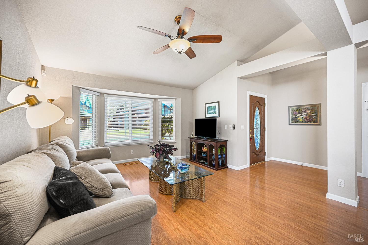 9139 Piccadilly Circle Windsor CA 95492