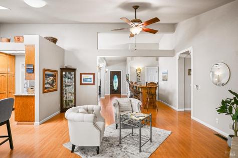 9139 Piccadilly Circle Windsor CA 95492