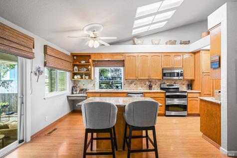 9139 Piccadilly Circle Windsor CA 95492