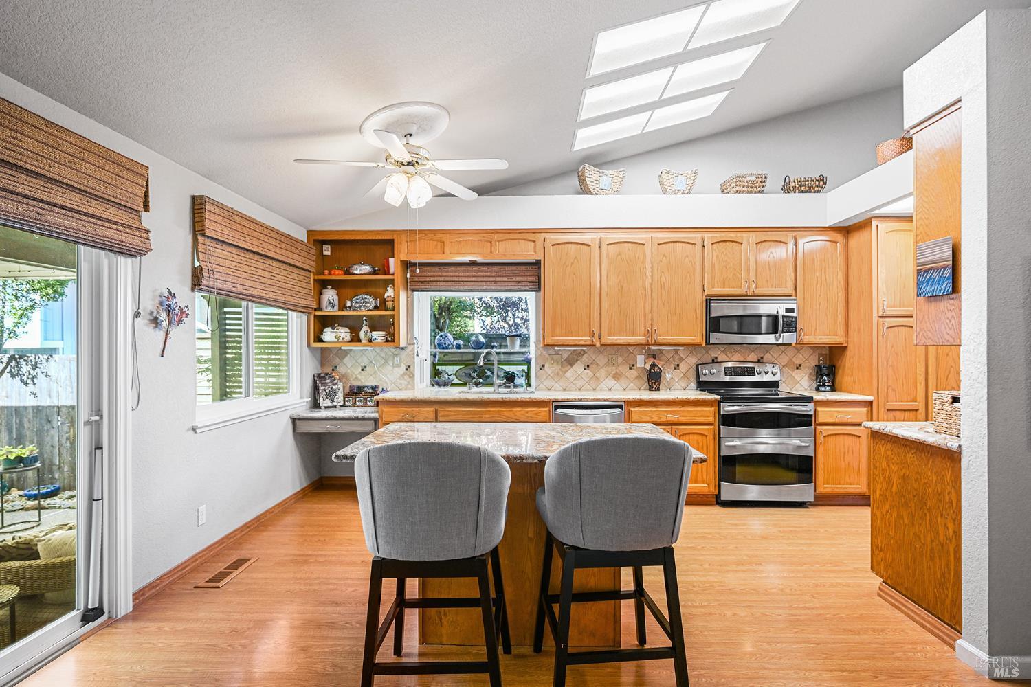 9139 Piccadilly Circle Windsor CA 95492