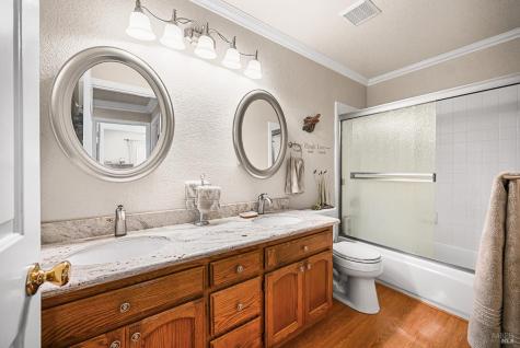 9139 Piccadilly Circle Windsor CA 95492