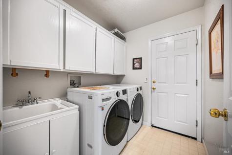 9139 Piccadilly Circle Windsor CA 95492