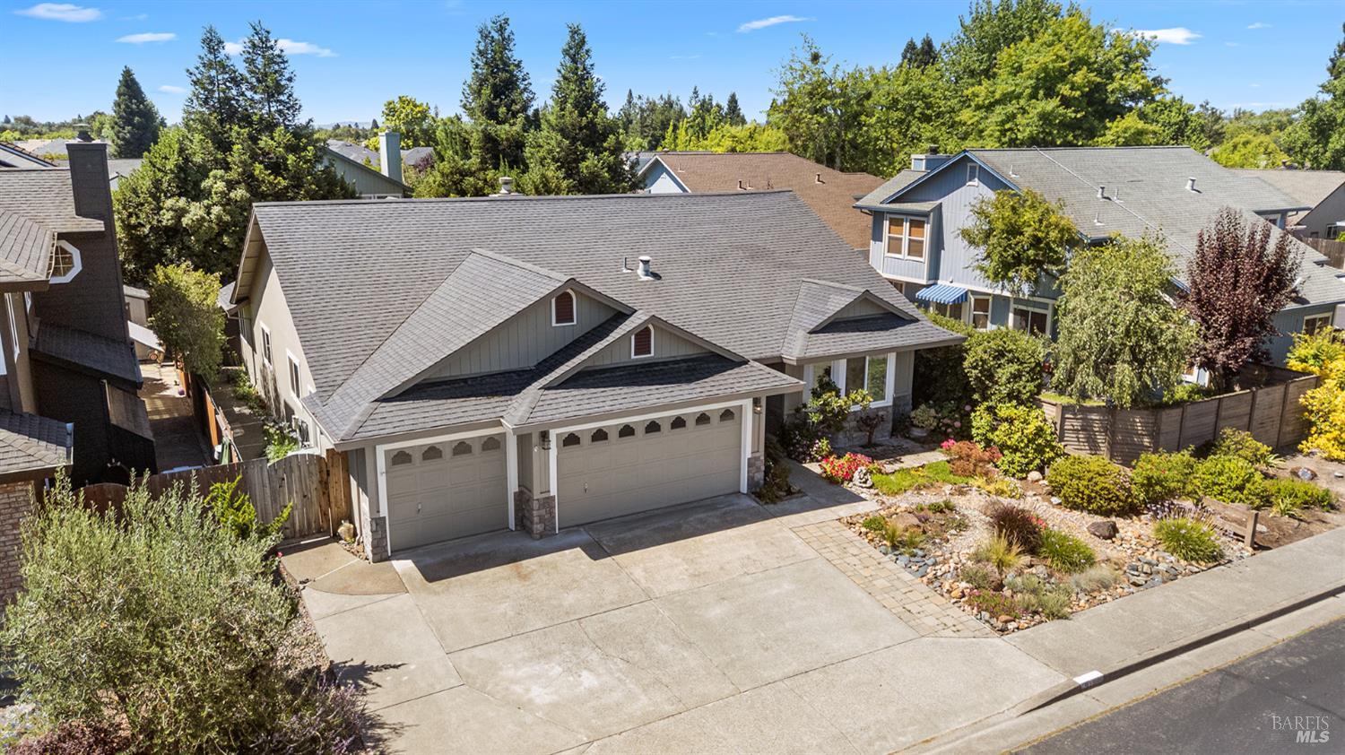 9139 Piccadilly Circle Windsor CA 95492